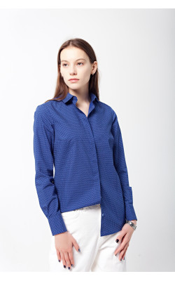 Рубашка синего цвета с принтом