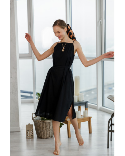 Льняное платье на тонких бретелях 77-332