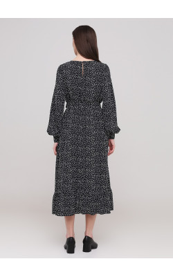 Черное платье миди в горох на поясе