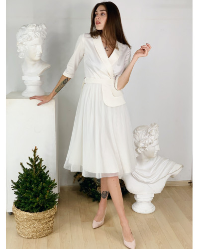 Белое платье с поясом-баской 77-394-676